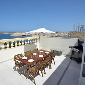 Grand Harbour Apartamento