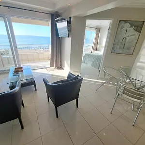 3 Bedroom Sea Facing Family Moullie Point , Cape Town South Africa
