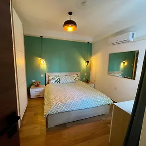 Airport Bedroom With Your Own Private Bathroom Self Check In And Self Check Out Air-condition Included Habitación en casa particular